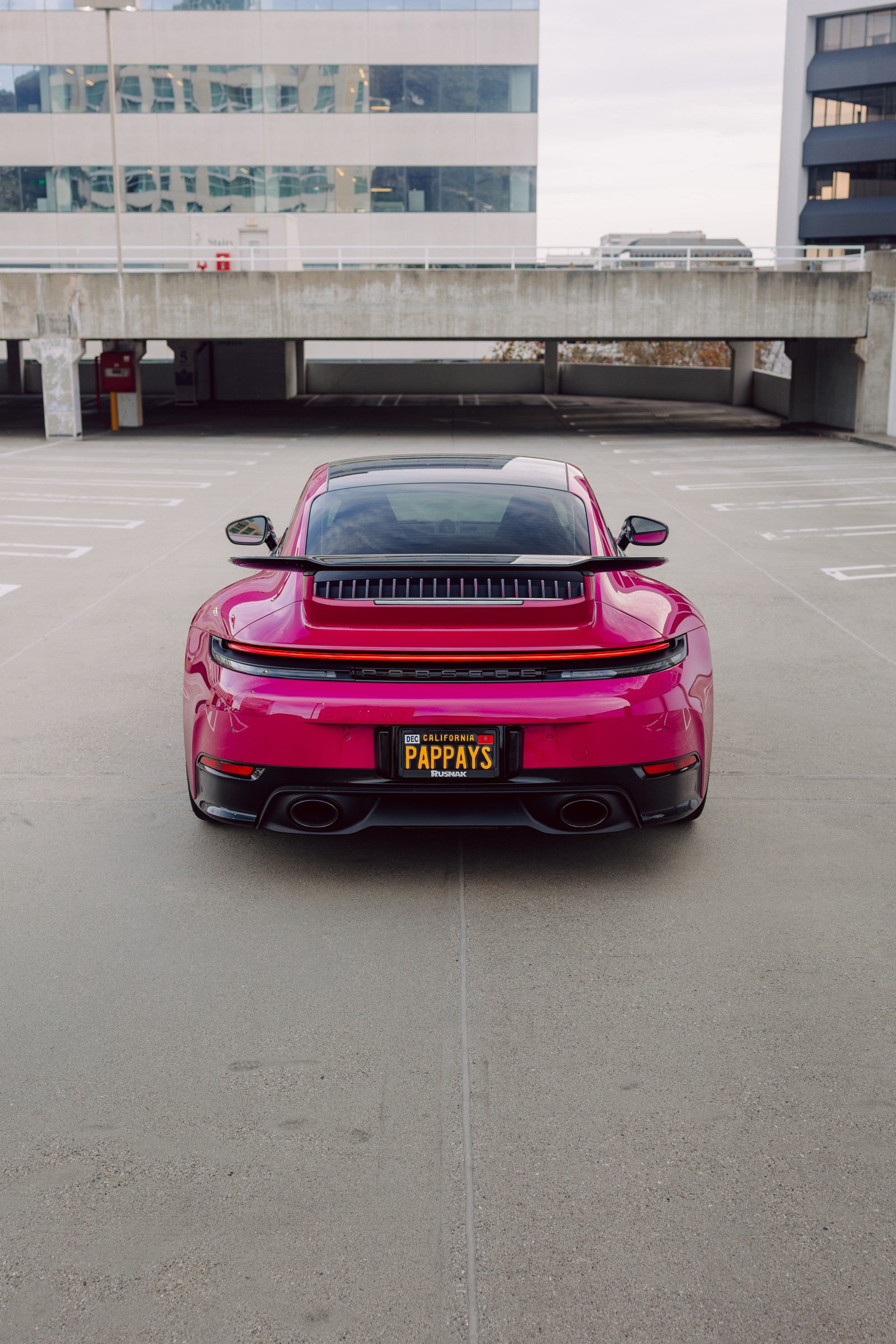 911
